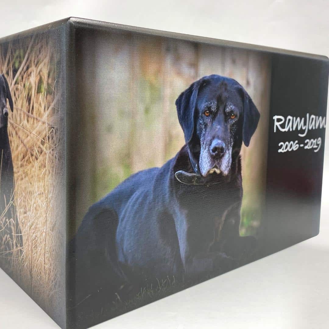 uv-printed-pet-urns.jpg